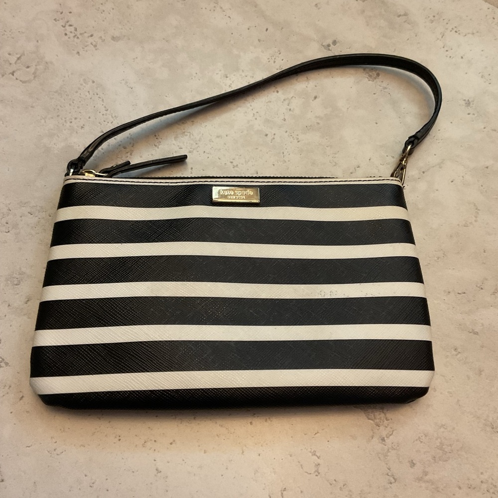 Kate Spade New York Dawn Sailing Stripe clutch/wristlet black and white